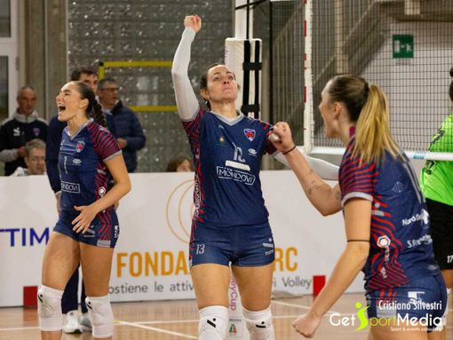 Il Mondovì Volley nel match contro il Garlasco (foto Cristiano Silvestri)