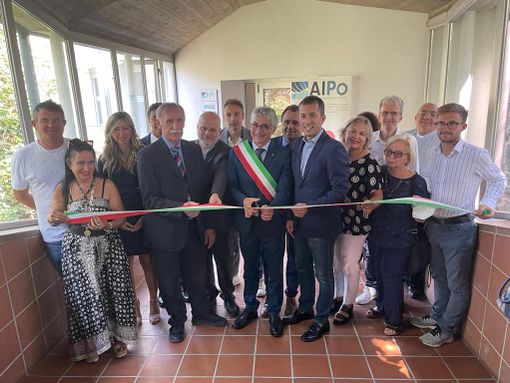 Il taglio del nastro dell'ufficio albese di AIPo, l'Agenzia Interregionale per il fiume Po