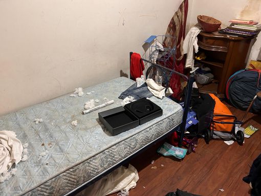 Alba, 500 euro al mese la richiesta ai migranti per un posto-letto nel residence della vergogna [FOTOGALLERY]