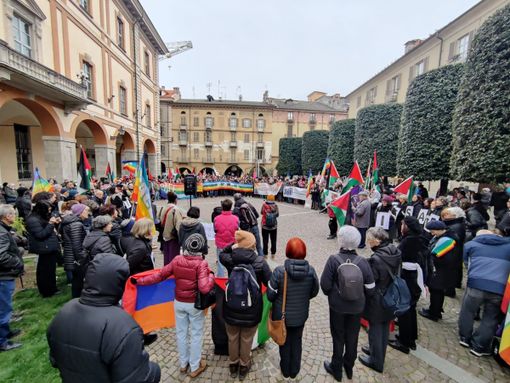 A Cuneo il lungo corteo contro la guerra al grido di "cessate il fuoco" [FOTO e VIDEO]