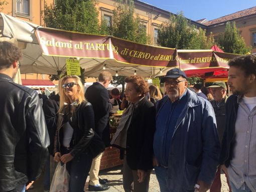 Alba, divieti di sosta per il mercato ambulante della Fiera Alba, divieti di sosta per il mercato ambulante della Fiera