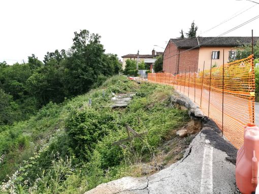 La strada franata a Madonna delle Grazie