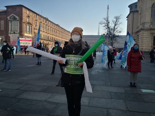La protesta degli infermieri a Torino: "Trattati come figli di un Dio minore"