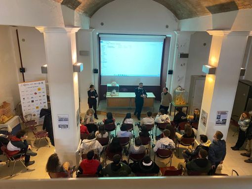 A Neive gli studenti si confrontano e dialogano sulla violenza A Neive gli studenti si confrontano e dialogano sulla violenza