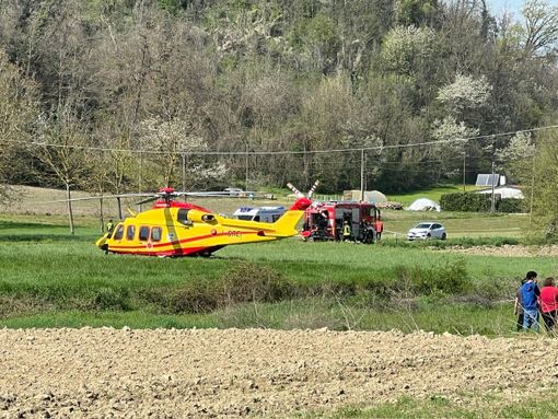 Auto contro una moto a Vezza d'Alba, muore Roberta Frattasi, 41enne di Monteu Roero