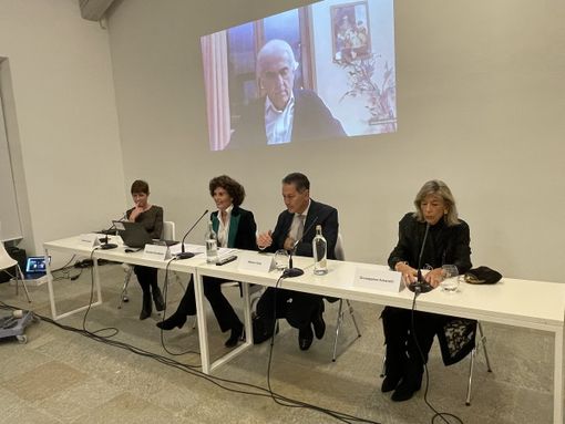I relatori durante il convegno in cui il piccolo Comune di Guarene è stato protagonista