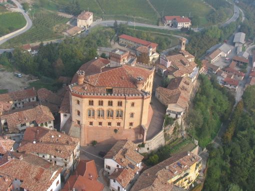 Barolo e il suo castello: turismo culturale in aumento