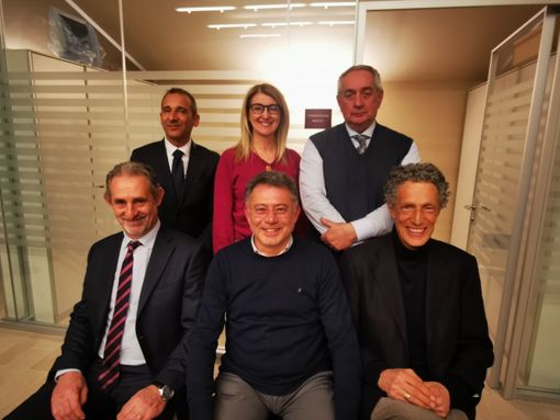 Cda Fondazione Radici: in alto da sinistra Marco Scuderi, Giuliana Cirio, Luigi Cabutto, in basso da sinistra Gian Franco Comaschi, Claudio Rosso e Silvano Stella.