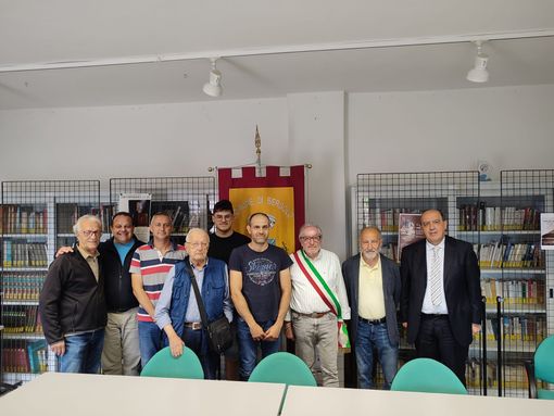 Da dx verso sx, dott. Francesco D'Agostino (Segretario generale), dott.Antonio Gallizzi (Assessore esterno), il Sindaco Mario Marone, Alfio Saredi (Vice Sindaco). Consiglieri presenti: Riccardo Arbua,Giorgio Motta,Roberto Bertola, Luca Bellini, Silvano Faroppa. Da dx verso sx, dott. Francesco D'Agostino (Segretario generale), dott.Antonio Gallizzi (Assessore esterno), il Sindaco Mario Marone, Alfio Saredi (Vice Sindaco). Consiglieri presenti: Riccardo Arbua,Giorgio Motta,Roberto Bertola, Luca Bellini, Silvano Faroppa.