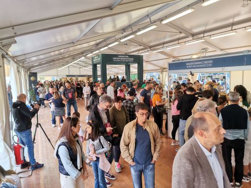 I turisti alla Fiera del Tartufo bianco di Alba hanno fatto segnare presenze record su tutto il territorio di Langhe e Roero