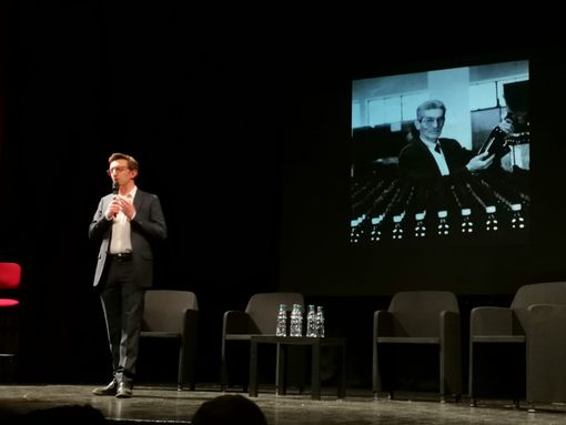 L'assessore al turismo di Alba Emanuele Bolla durante la presentazione di Vinum 2023