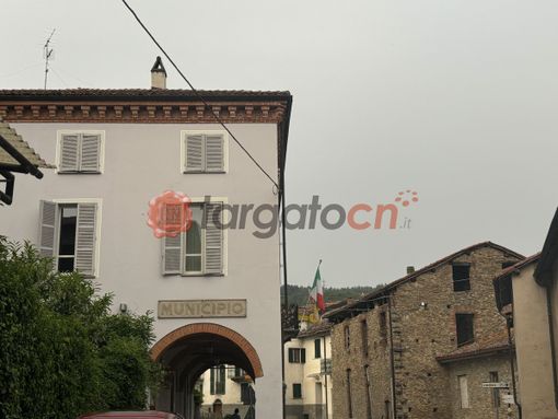 Il municipio di Sale delle Langhe Il municipio di Sale delle Langhe