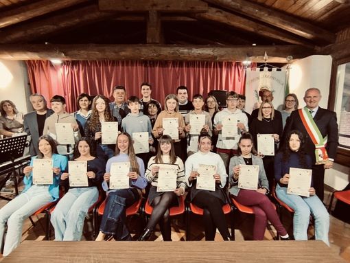 Consegnate le borse di studio a Tarantasca Consegnate le borse di studio a Tarantasca