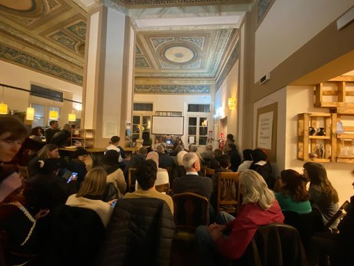 Un incontro al Caffè Sociale (Immagine di repertorio)