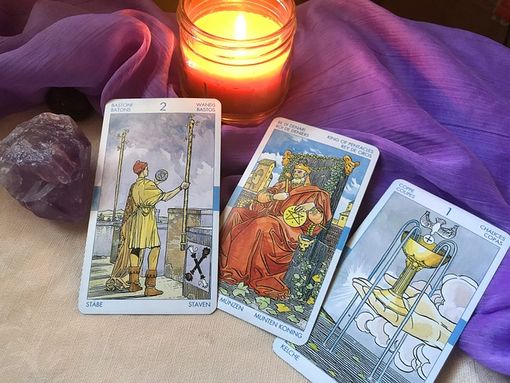 Come riconoscere un ottimo cartomante: consigli pratici per scegliere il migliore