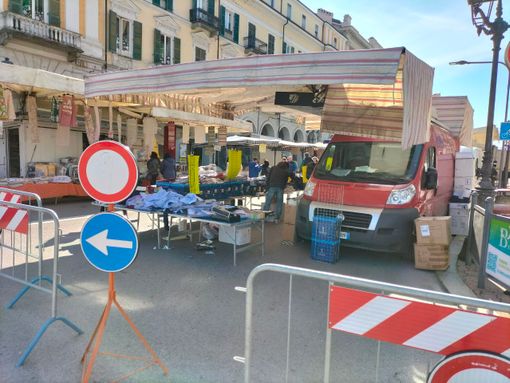 Il mercato cittadino di Cuneo Il mercato cittadino di Cuneo