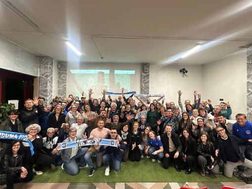 La gioia dei tifosi cuneesi che hanno seguito la diretta in Tv al palasport di San Rocco Castagnaretta