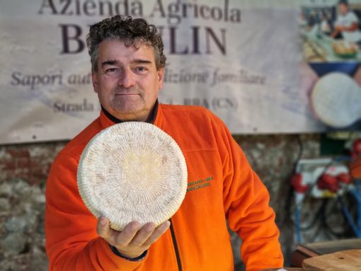 In foto un produttore del Mercato della Terra di Bra In foto un produttore del Mercato della Terra di Bra