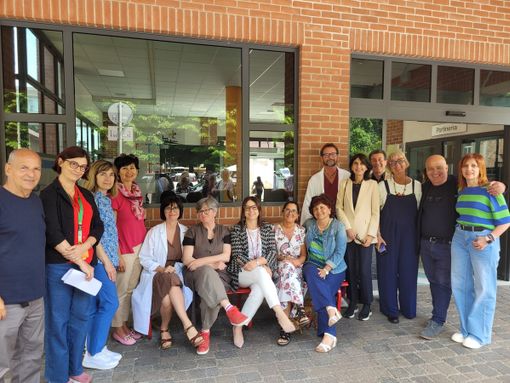 Una panchina rossa all’ospedale di Savigliano