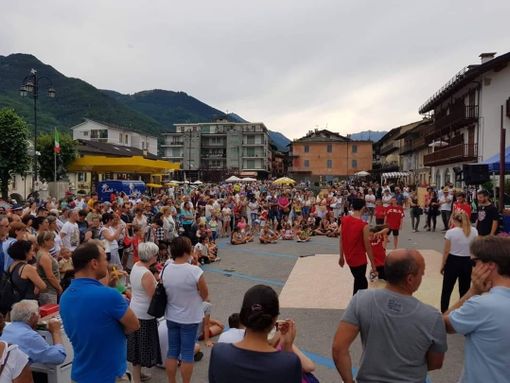 Sampeyre si colora di solidarietà: torna la “Festa delle Bolle”