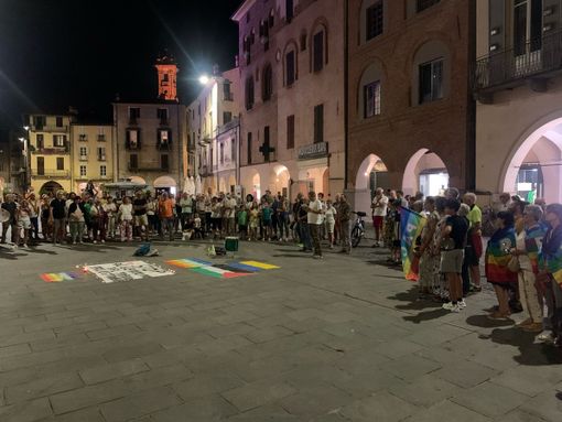 I saviglianesi hanno fatto rumore gridando “Gaza muore di fame, disertiamo il silenzio” I saviglianesi hanno fatto rumore gridando “Gaza muore di fame, disertiamo il silenzio”