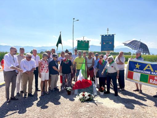 A Cervignasco il ricordo dei partigiani fucilati nel 1945