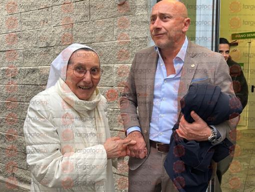 Suor Silvia con Livio Tranchida, già Direttore Generale del Santa Croce Suor Silvia con Livio Tranchida, già Direttore Generale del Santa Croce