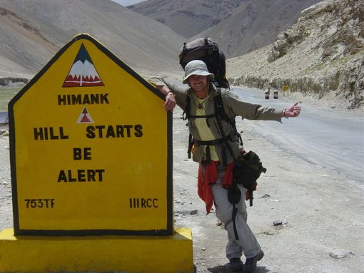 "Autostop attraverso l’Himalaya": lo scrittore giramondo Sebastiano Ramello presenta il suo ultimo libro