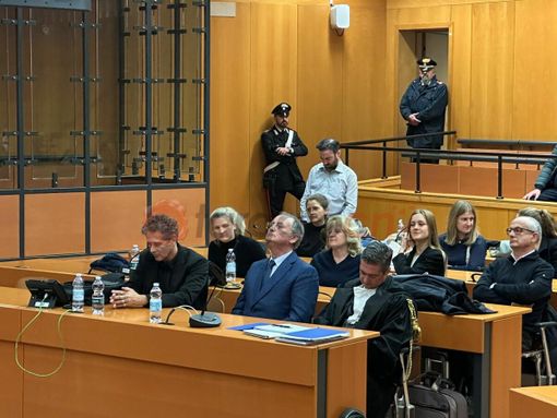 Il verdetto è appena arrivato nell'aula 6 del Palazzo di Giustizia "Bruno Caccia" di Torino Il verdetto è appena arrivato nell'aula 6 del Palazzo di Giustizia "Bruno Caccia" di Torino