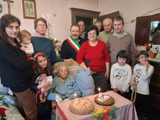 Clavesana festeggia i cento anni della signora Maria Occelli