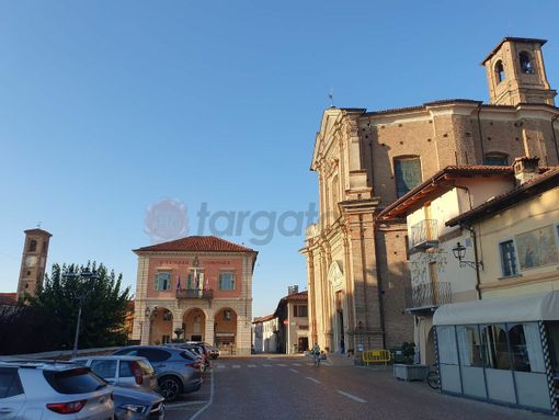 Moretta, piazza del Municipio