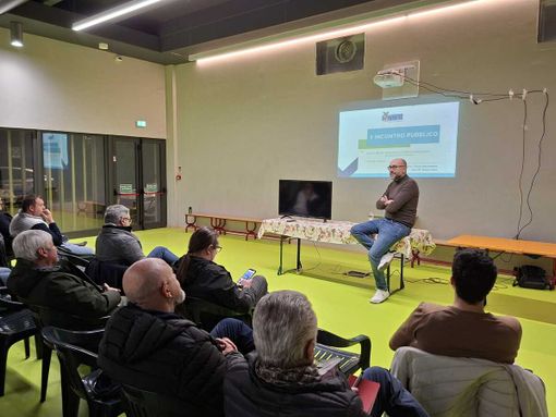 Un momento dell'incontro di ieri sera Un momento dell'incontro di ieri sera
