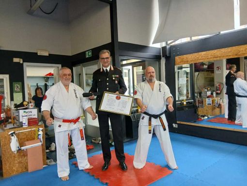Saluzzo, il conferimento del titolo di cintura nera n. 1 di Karate honoris causa al luogotenente Fabrizio Giordano Saluzzo, il conferimento del titolo di cintura nera n. 1 di Karate honoris causa al luogotenente Fabrizio Giordano