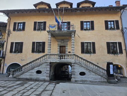 L'evento si terrà nella piazza di fronte al Municipio L'evento si terrà nella piazza di fronte al Municipio