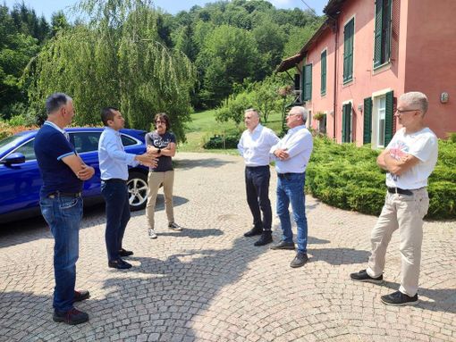 Un momento del sopralluogo in regione Cinzara (Foto Facebook Franco Graglia)