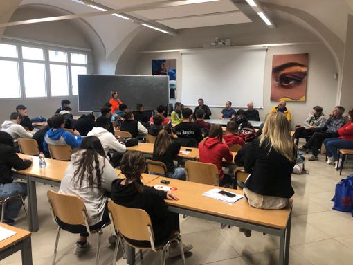 Cuneo: nel salone d'onore 'Arpademia' si racconta suonando