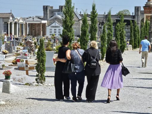 Due anni senza Anisa, il ricordo dei genitori: "Tu vivi in ogni nostro sguardo" Due anni senza Anisa, il ricordo dei genitori: "Tu vivi in ogni nostro sguardo"