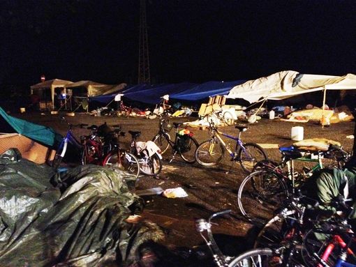 L'accampamento "di fortuna" dei migranti nordafricani nei pressi del Foro Boario di Saluzzo