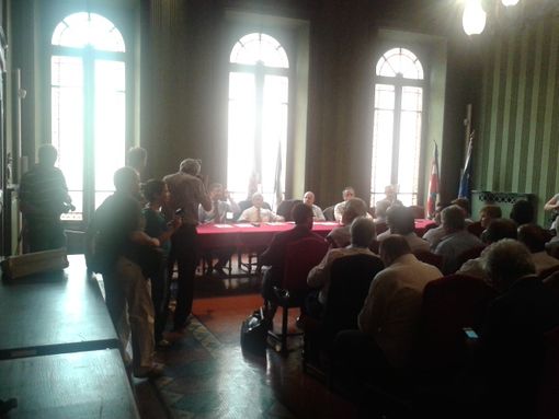 Alba: firmato il protocollo sullo sviluppo della nocciola alla presenza di Chiamparino Alba: firmato il protocollo sullo sviluppo della nocciola alla presenza di Chiamparino