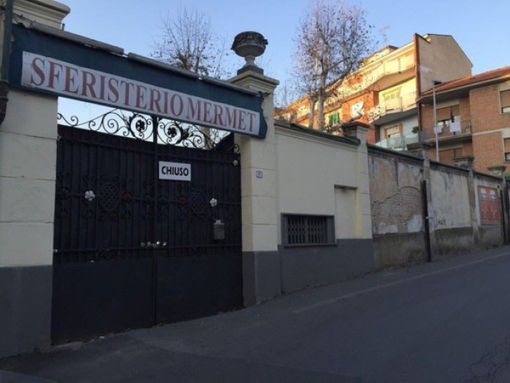 Lo storico sferisterio Mermet di Alba torna alla città: oggi le firme sull’atto di acquisto