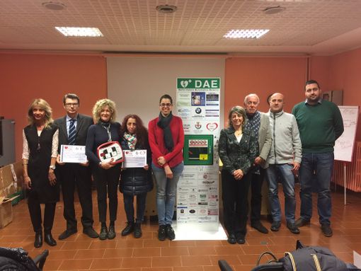 Alba: inaugurato un defibrillatore automatico esterno per il "Luigi Einaudi"