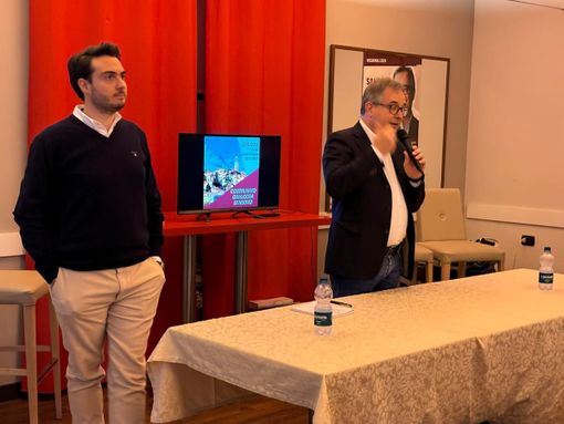 Alcuni momenti della serata tenuta nella città del Marchesato. Da sinistra Andrea Vassallo e Marco Gallo