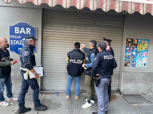 Alba, il questore chiude per 15 giorni il bar della Stazione: "Al suo interno pregiudicati e persone pericolose" Alba, il questore chiude per 15 giorni il bar della Stazione: "Al suo interno pregiudicati e persone pericolose"