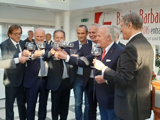 Brindisi a Roma con il Barolo 2015 e il Barbaresco 2016 Brindisi a Roma con il Barolo 2015 e il Barbaresco 2016