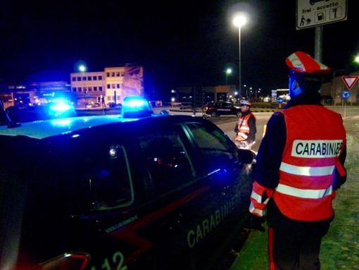 Pugno duro contro la guida in stato di ebbrezza o sotto l'effetto di droga: controllate 1106 persone, ritirate 15 patenti Pugno duro contro la guida in stato di ebbrezza o sotto l'effetto di droga: controllate 1106 persone, ritirate 15 patenti