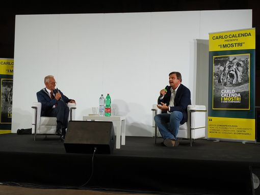 Carlo Calenda a Cuneo per presentare "I Mostri": "Quando siamo diventati così codardi da lasciare il paese in mano a persone che non hanno mai lavorato?" (Foto)