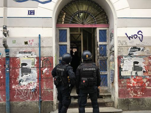 Alcune immagini dell'operazione dei Carabinieri