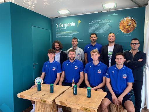 La rappresentativa di Cuneo Volley ospite nello stand di Acqua S.Bernardo a Cheese 2023 La rappresentativa di Cuneo Volley ospite nello stand di Acqua S.Bernardo a Cheese 2023