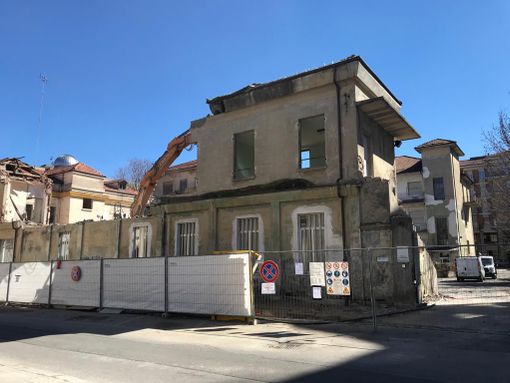 Cuneo: via alla demolizione del palazzo "ex IPI" (VIDEO)