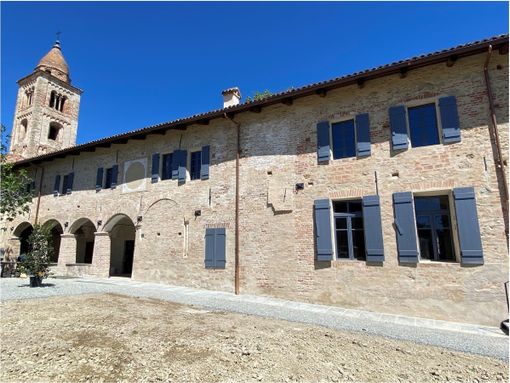 La facciata attuale del monastero La facciata attuale del monastero